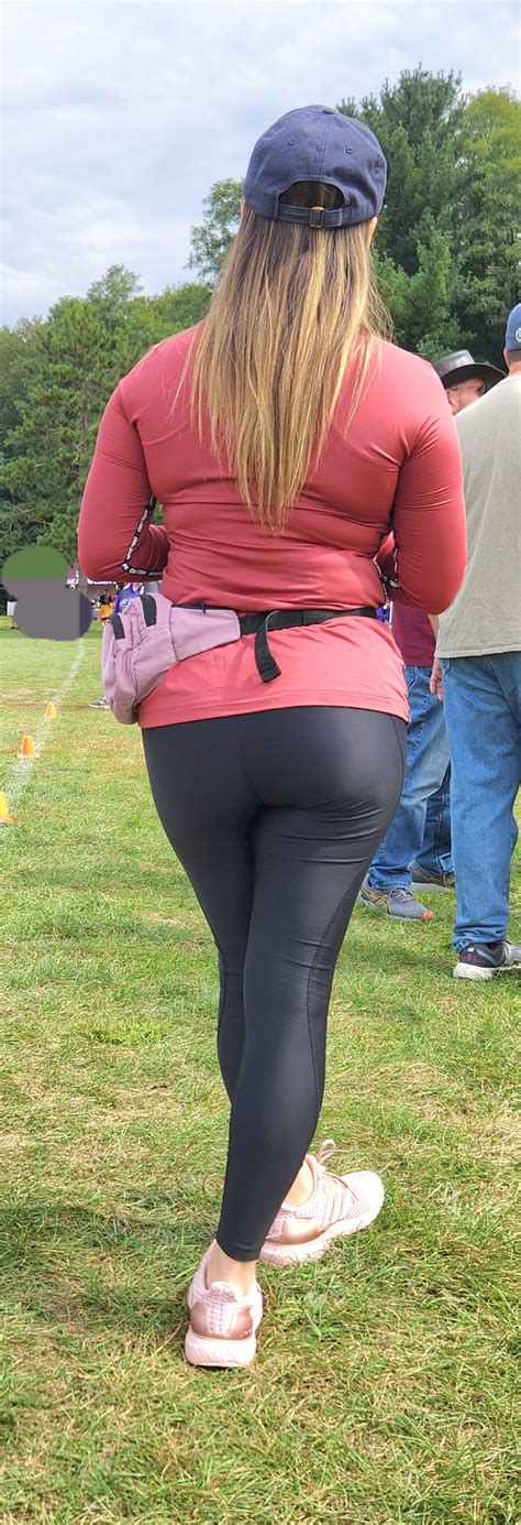 Short Latina Milf Spandex Leggings Yoga Pants Forum