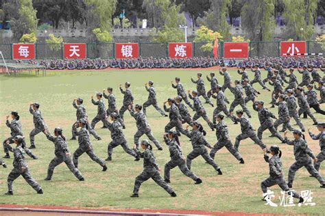 沙场秋点兵青春正激昂东南大学举行2023级学生军训成果汇报暨总结表彰大会