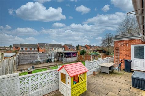 Alverley Close Wall Heath Kingswinford Dy6 3 Bedroom Semi Detached