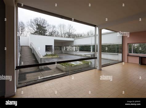 Vista Dal Soggiorno Al Giardino Pensile Villa Savoye A Poissy Francia