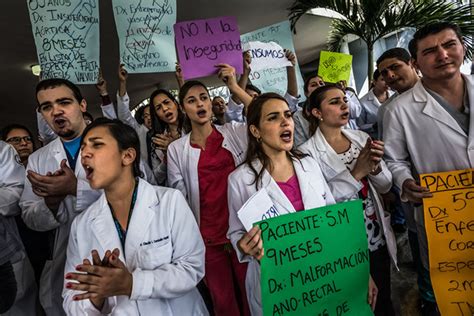 Los Métodos Con Los Que Nicolás Maduro Usó A Los Médicos Cubanos Y A Los Servicios De Salud Para