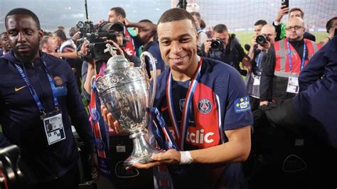 Kylian Mbappe cible du Real Madrid déclare qu il annoncera son avenir