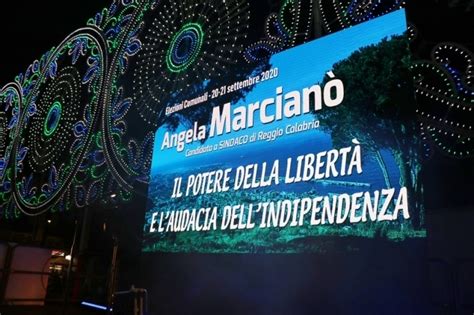 Comunali Reggio Calabria Angela Marcianò riempie piazza Duomo grazie