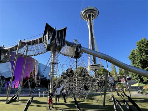 Space Needle | Seattle - Utah's Adventure Family