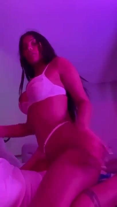 Ayarla Souza Naked Rolling Around On Her Naughty Friend Cnn Amador