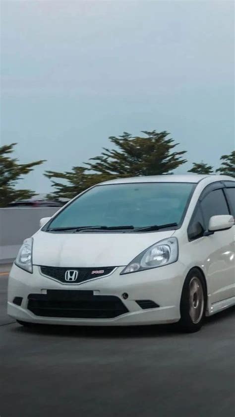 10 Potret Gaya Modifikasi Honda Jazz GE City Car Hatchback Yang Masih