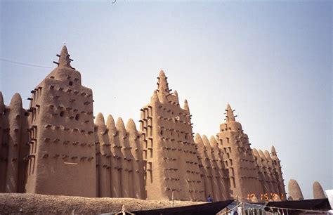 Grand Mosque of Djenne, Mali - PILOT GUIDES