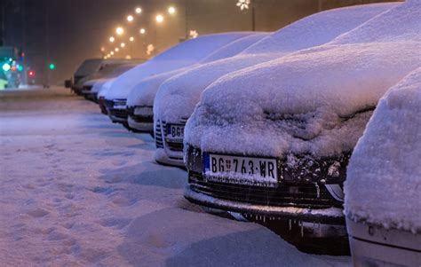 Ove Stvari Nikako Ne Ostavljajte U Automobilu Tokom Zime