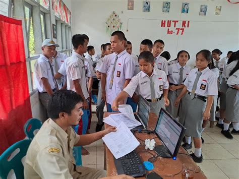 Pelayanan Rekam Ktp El Bagi Pemula Hadir Di Sma Negeri Siempat Nempu