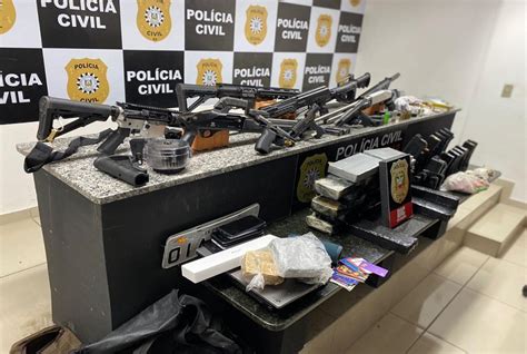 Polícia Civil prende nove pessoas e apreende arsenal de facção