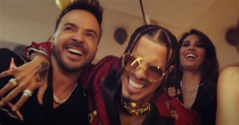 Luis Fonsi y Rauw Alejandro se van de fiesta en el videoclip de Vacío