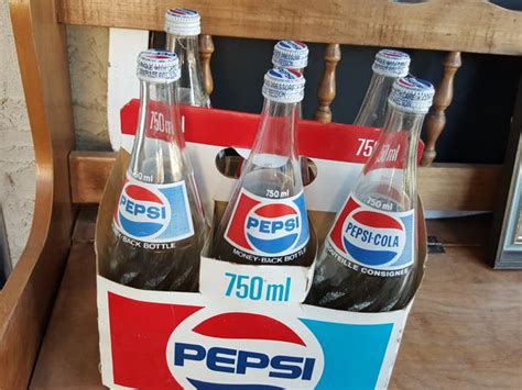 Vintage 1970s 750ml Pepsi Cola Six Pack Of Bottles In Case Near Perfect