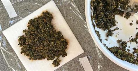 How to Treat Back Pain with Comfrey Root - The Lost Herbs