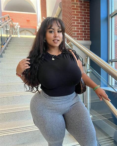 Uilani Babe Hot Instagram Model Biography Age Height Net Worth Boyfriend Pics BrightCeleb