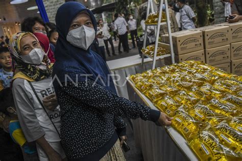 KEMENDAG LUNCURKAN MINYAK GORENG KEMASAN ANTARA Foto