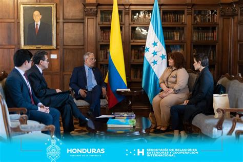 Canciller A Honduras On Twitter En Una Ceremonia Oficial