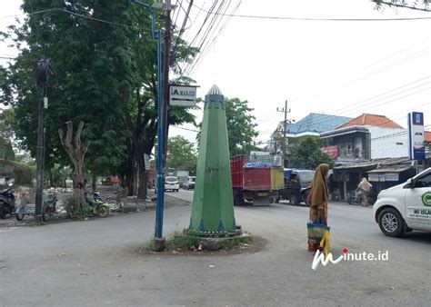 Tugu Manyar Dipindahkan Ke Median Jalan Dampak Pelebaran Jalan Raya