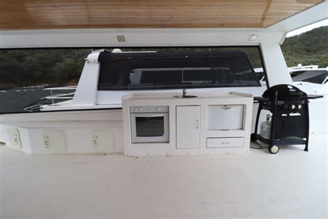 Units - Eildon Houseboat Sales