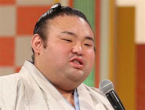 貴景勝 元モデルの妻、有希奈さんの支えに感謝「食事を作ってもらえてありがたい」家族写真をジャンクで公開スポーツデイリースポーツ Online