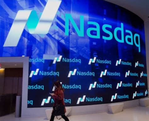 Nasdaq Supera La Barrera De Los Puntos Por Primera Vez En Su