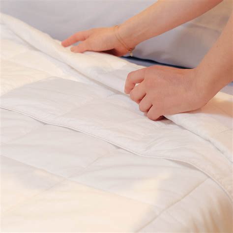 Lightweight Cooling Comforter | Slumber Cloud®