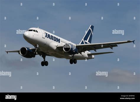 Tarom Airbus A318 Stock Photo Alamy