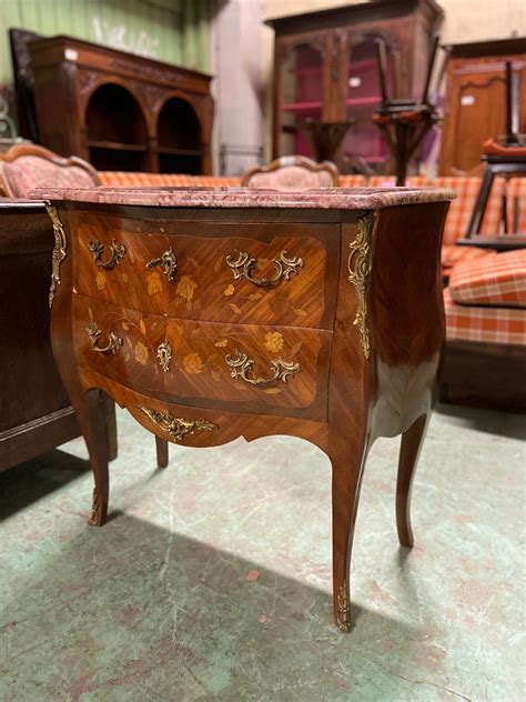 Commode Style Louis Xv En Marqueterie De Bois De Rose La Brocante En