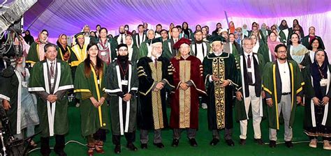 President Dr Arif Alvi In A Group Photograph At The 31st Convocation