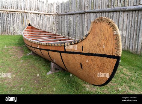 Minnesota Usa October 5 2021 Ojibwe Ojibwa Birch Bark Canoe On