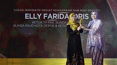 Elly Farida Idris Istri Wali Kota Depok Dinobatkan Jadi Tokoh