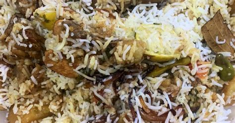 White Chicken Biryani Recipe By Sarosh Zeeshan Cookpad