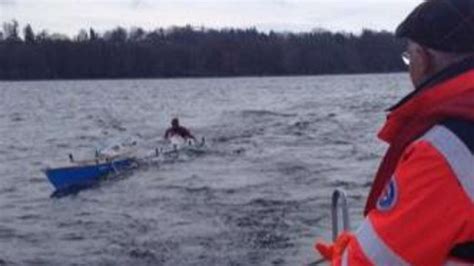 Nach Der Dramatischen Rettung Auf Dem Starnberger See Schwimmwesten Im