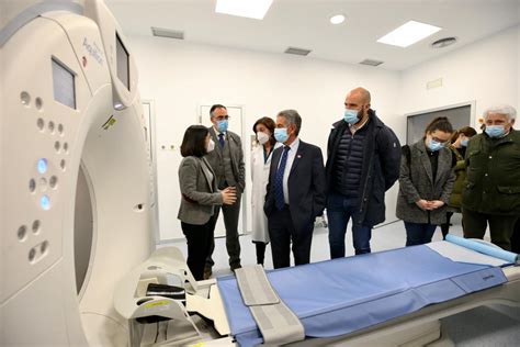 Revilla Y Darias Visitan El Nuevo TAC Del Hospital Tres Mares Que