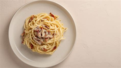 What Is The Best Cheese To Use For Authentic Carbonara?