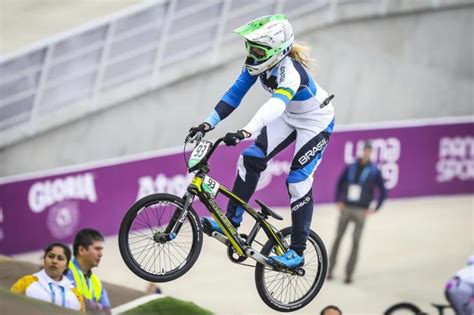 Paola Reis E Anderson Souza Conquistam Duas Pratas No Ciclismo Bmx No