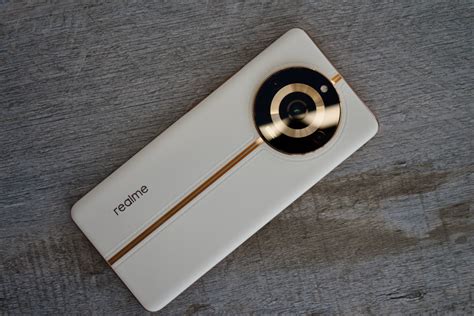 Обзор смартфонов realme 11 Pro и 11 Pro+: стильный дизайн и достойное ...