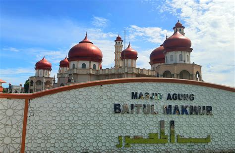 Pesona Masjid Baitul Makmur Destinasi Wisata Religi Di Aceh Barat