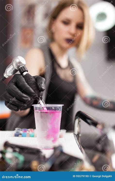 Tattoo Artist In A Studio Stock Photo Image Of Salon 95579190