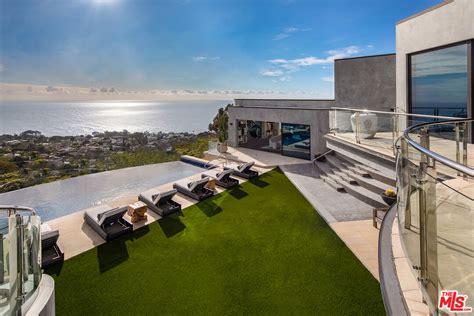 1189 Acre Hillside Estate Overlooking The Pacific Ocean In Laguna