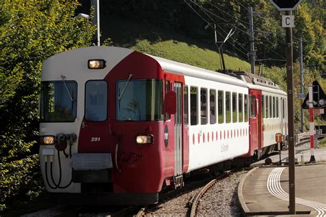 Schmalspur Zug Der Tpf Am Bahnhof Greyerz Gruy Res Im Ka Flickr