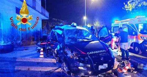 Carabinieri Morti Nell Incidente La Enne Alla Guida Del Suv Positiva