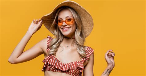Poznaj dodatki które zmienią bikini w modną stylizację Moda