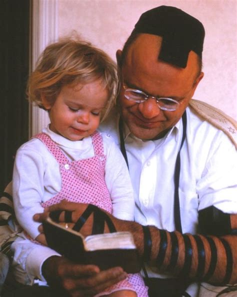 5 Hot Sexy Dani Shapiro Bikini Pics