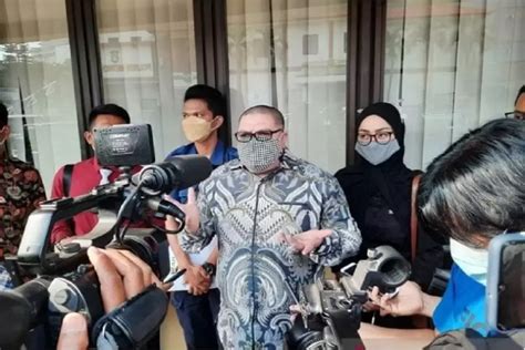 Tersangka Pencemaran Nama Baik Hotman Paris Nasution Razman Arif