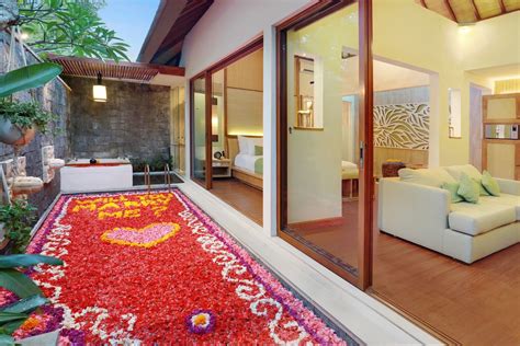 Luxury Romantic Villa Bali In 2020 Honeymoon Villas Bali Honeymoon Villas Luxury Honeymoon