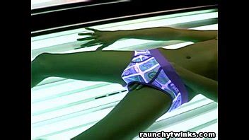 No Puedo Resistirme A Masturbarme Mientras Se Broncea XVIDEOS