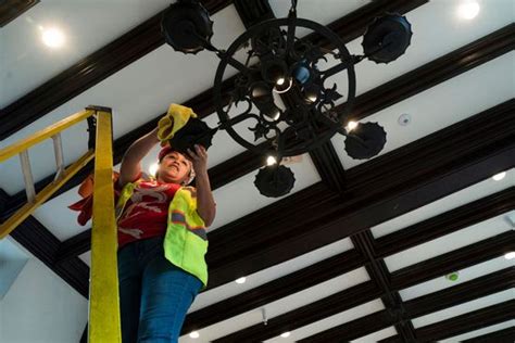 Lucia Cedillos Cleans Chandelier Ceiling Workers Editorial Stock Photo
