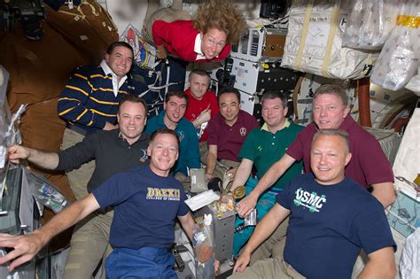 File STS 135 ISS 28 The All American Meal 4 Wikimedia Commons