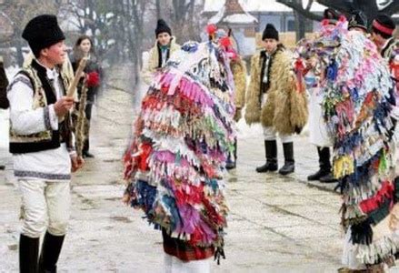 Obiceiuri De Anul Nou Plugu Orul Sorcova Mersul Cu Capra Sau Ursul