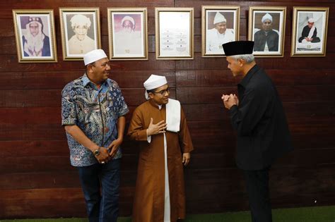 Ganjar Pranowo Sowan Ke Tuan Guru Babussalam Besilam Di Langkat